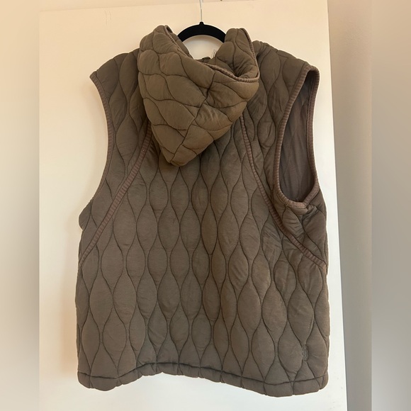 FP Movement Free People Dream Big Quilted Vest - Color: Charcoal Brown, Size: S - Picture 3 of 4
